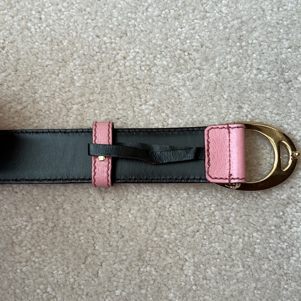 Gucci Pink Leather Gold “G” Belt - Picture 5 of 10